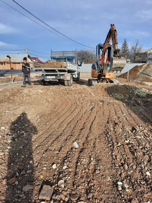Inchiriez buldoexcavator