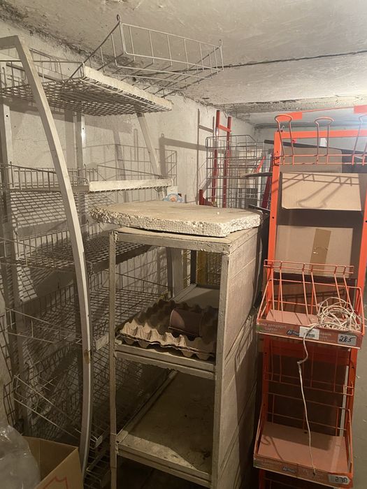 Полки стеллажи продам дещево