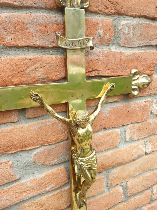 Vand Crucifix diore