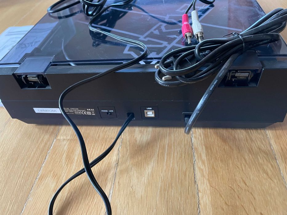 pick up AKAI profesional cu USB