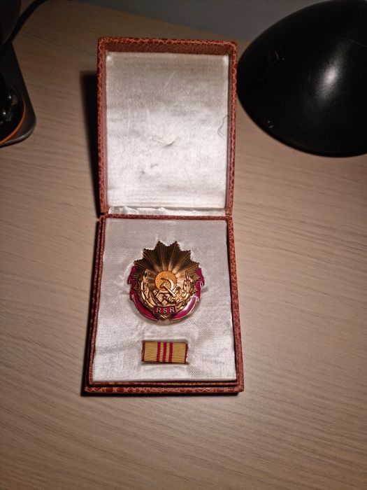 Medalie,insigna,ordinul muncii clasa 3 -a RSR