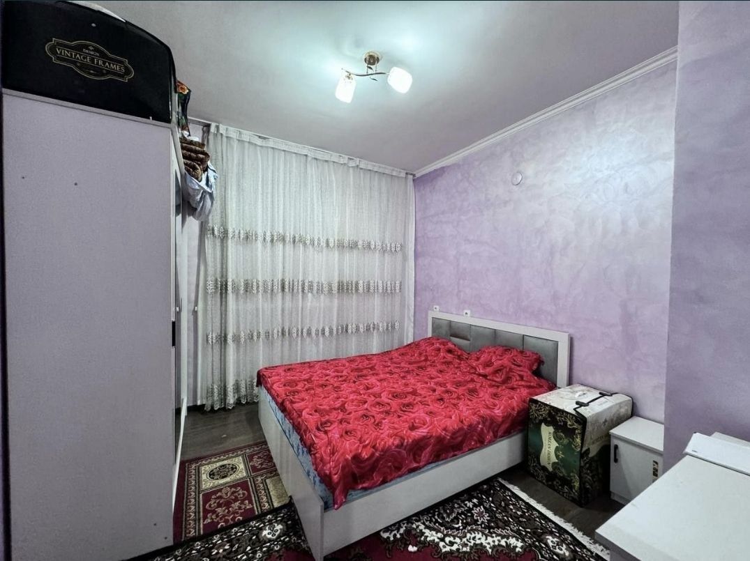 НОВАСТРОЙКА Срочна Сотилади Янги хёт 8 худуд 3хона 74м²  3етаж К,иштли