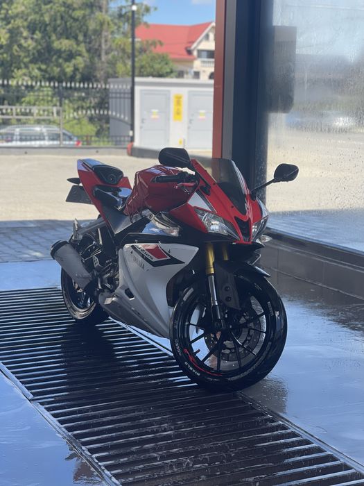 Vand yamaha yzf r125 an 2015