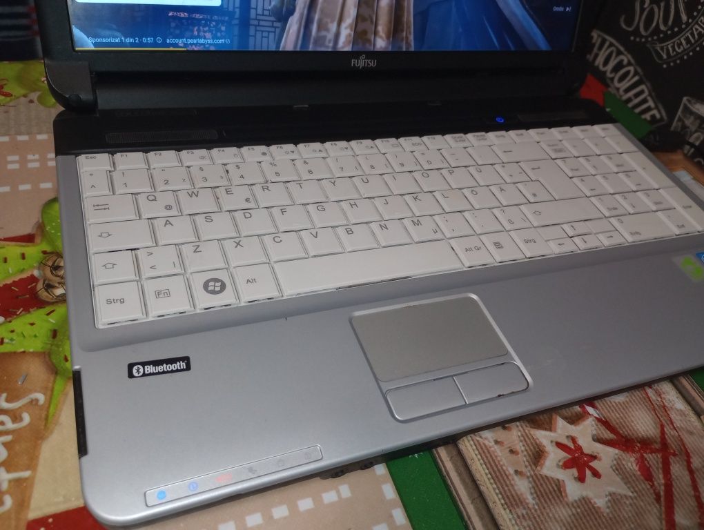 Laptop Fujitsu ,intel i3, 4 gb ram ,320 gb, bluetooth ,baterie ok