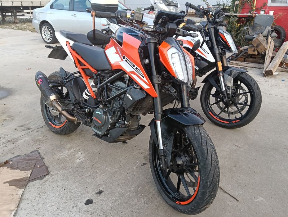 KTM 125 DUKE   A1 se poate conduce de la 16 ani