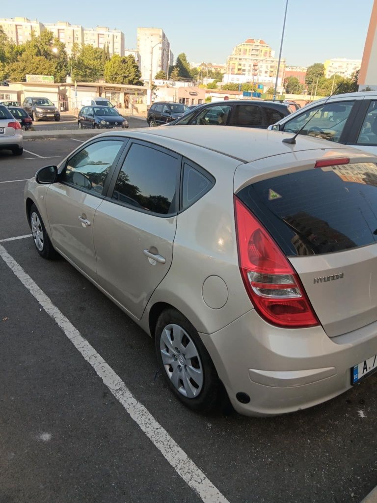 Продавам Hyundai i30