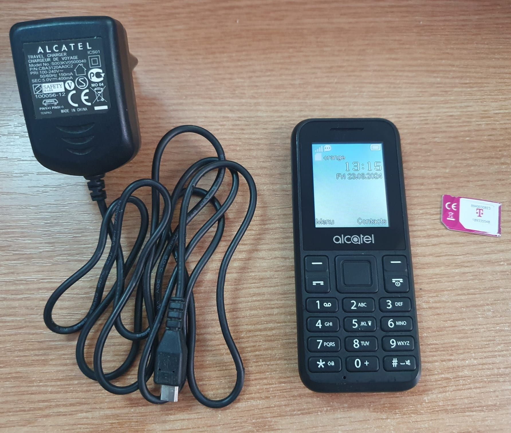 Telefon Alcatel 1066 butoane seniori lanterna radio FM necodat