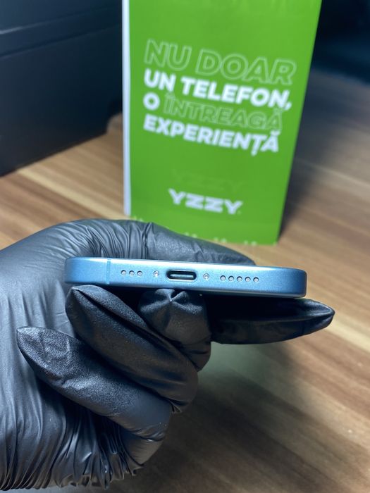 iPhone 16 • 128 GB • Teal