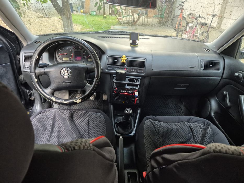 Vand golf 4  1.4 benzina