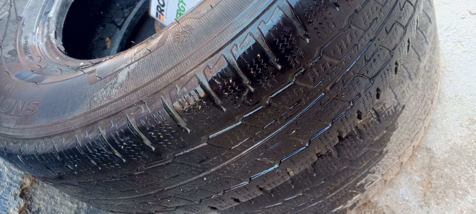 225/70/R15C жаксы жагдайда