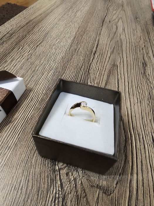 Диамантен пръстен