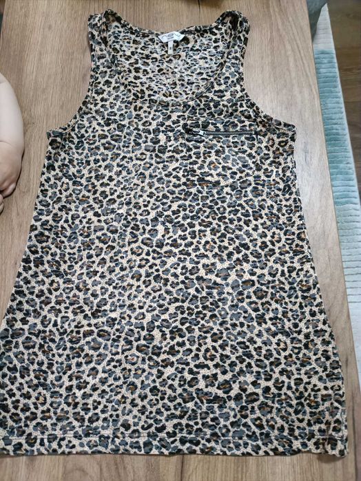 Vând maieu tip leopard