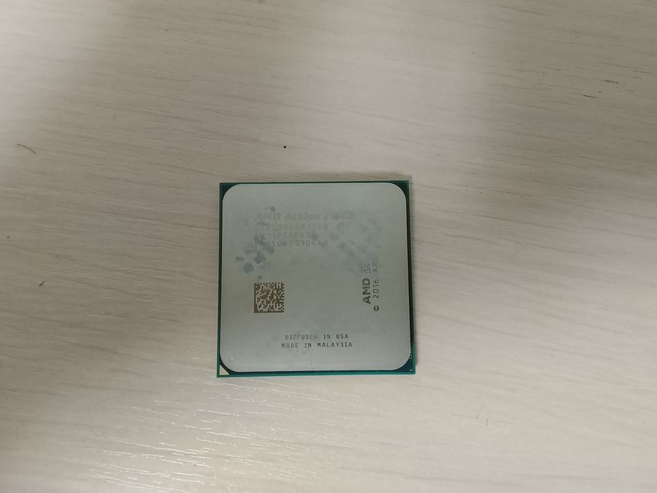 Процессор AMD Athlon 200GE