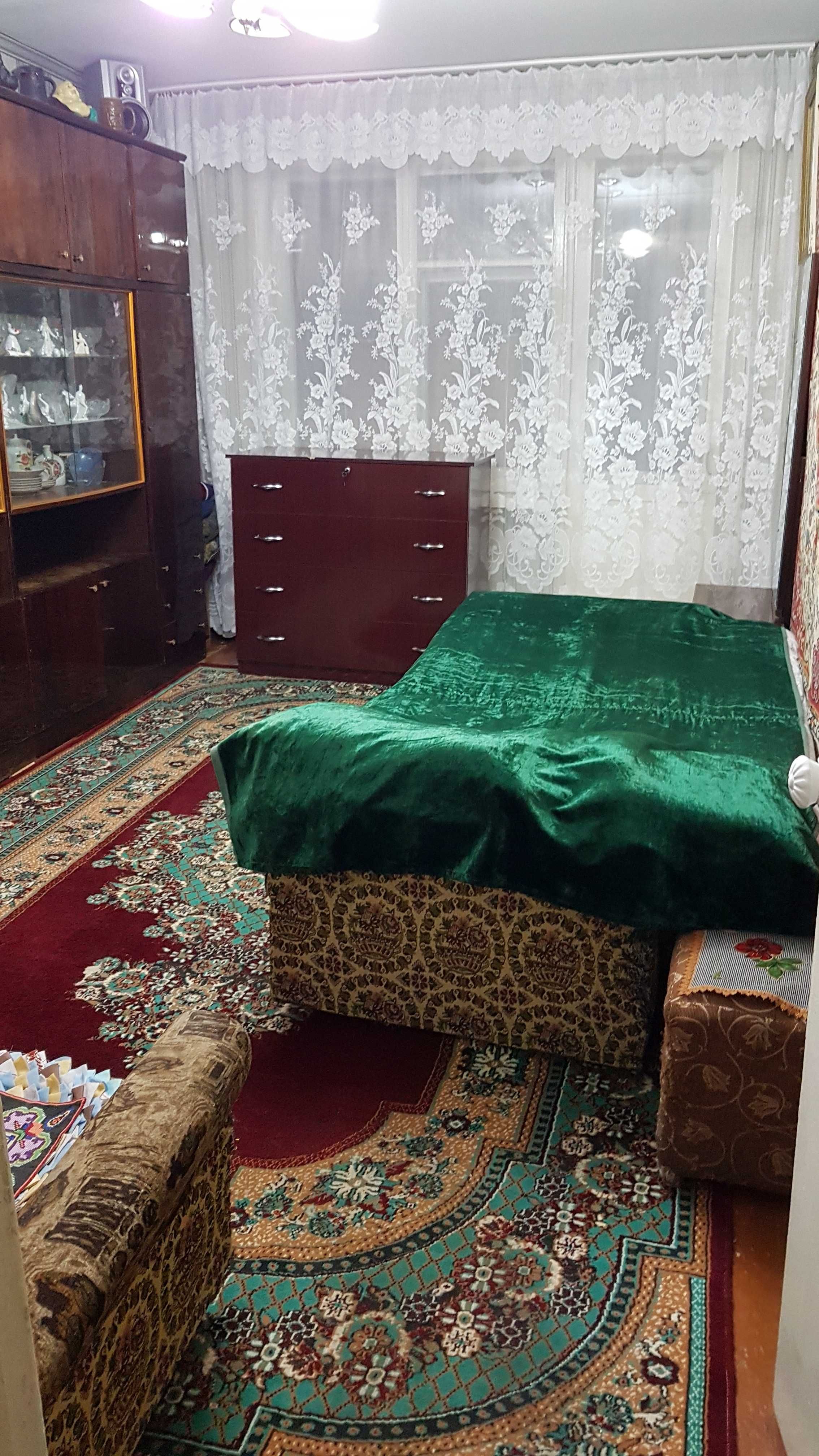 UY SOTILADI SROCHNO ! 2-Xona, 3-qavat , 3 mkr,  Zarafshon.