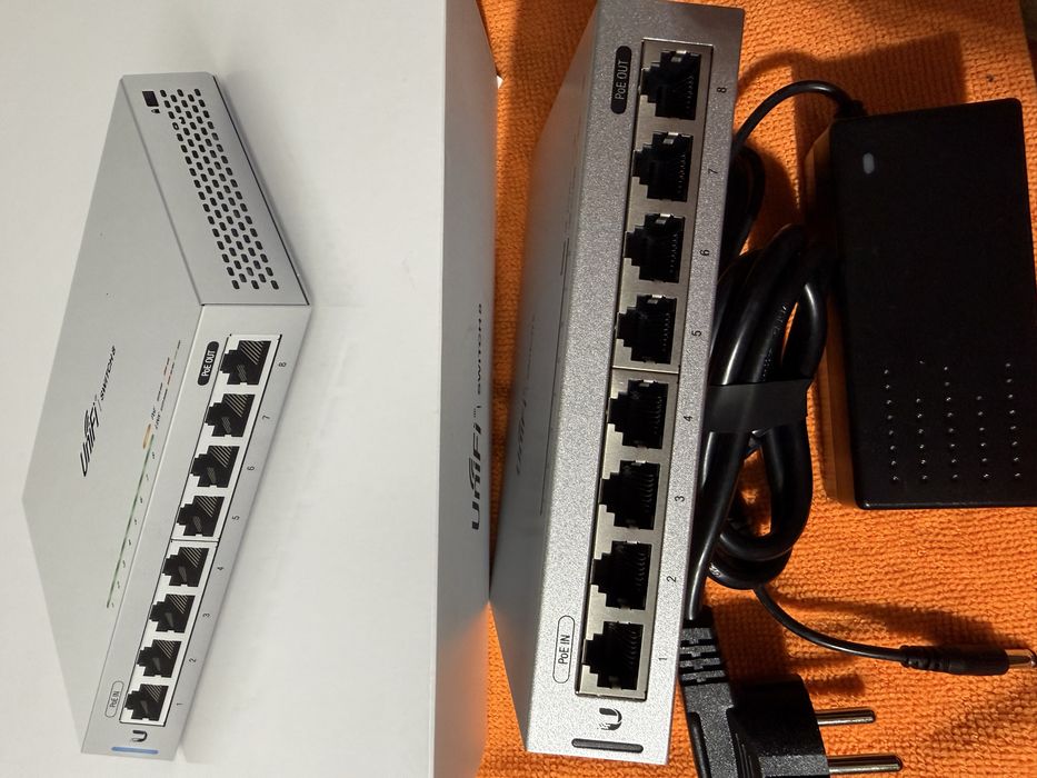 Switch Ubiquiti UniFi US-8, 8-porturi G-bit, Layer 2, PoE-passthrough