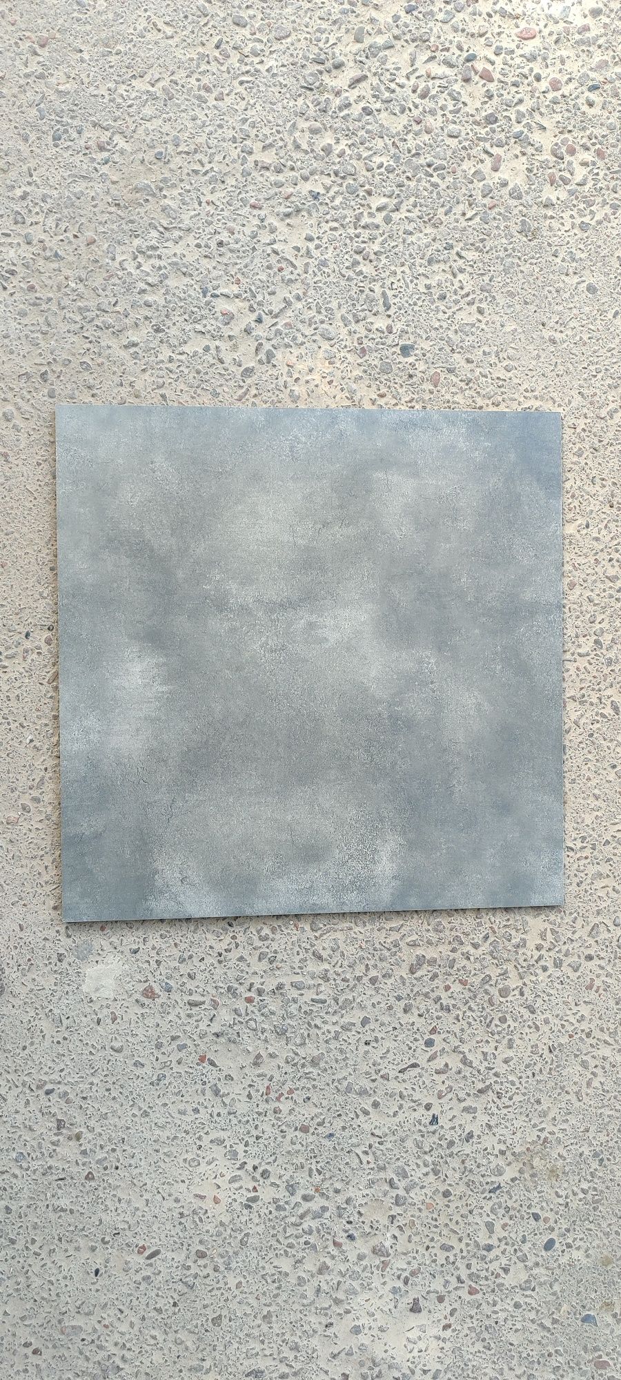 Arzon Kafel 2-sõrt Razmer 60×60 matviy