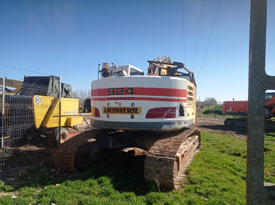 Excavator Liebherr R924 Compact 2011 26t