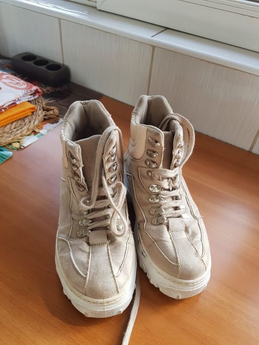 Ghete comode 36 crem