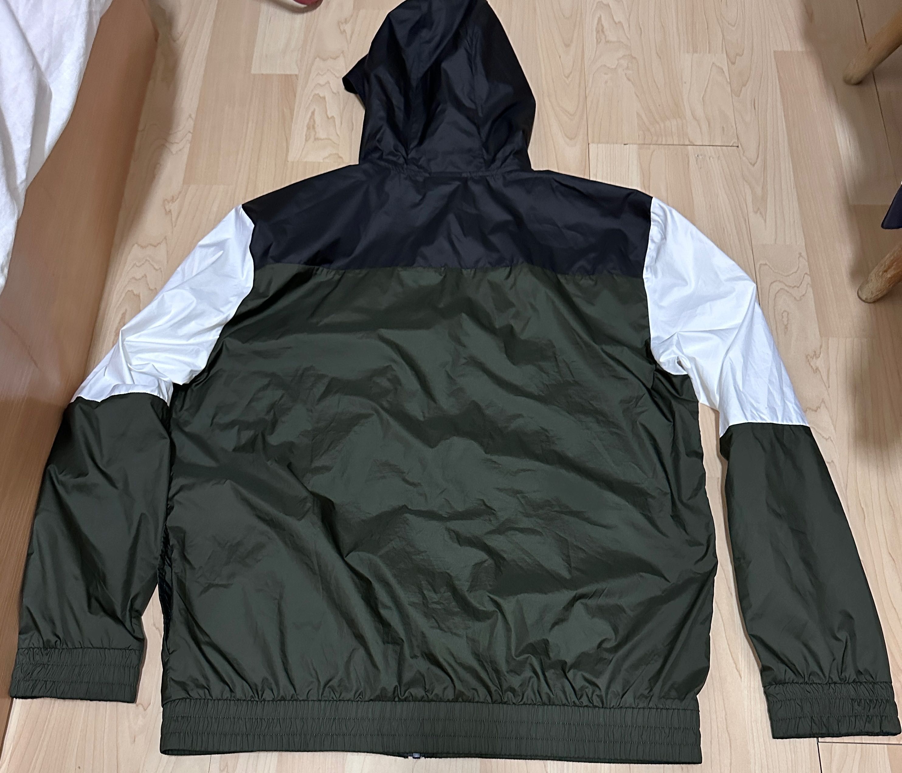 Тънко горнище/ветровка Puma