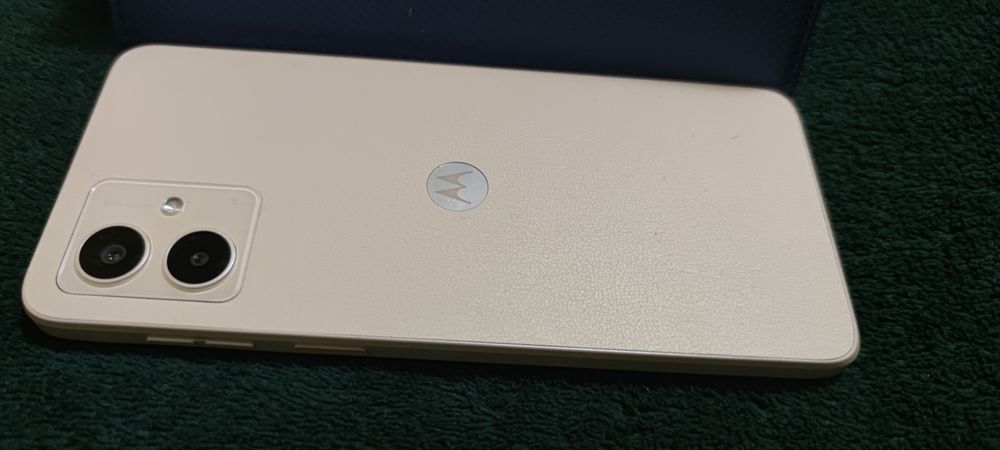 Motorola G14 бежов 4/128 Нов