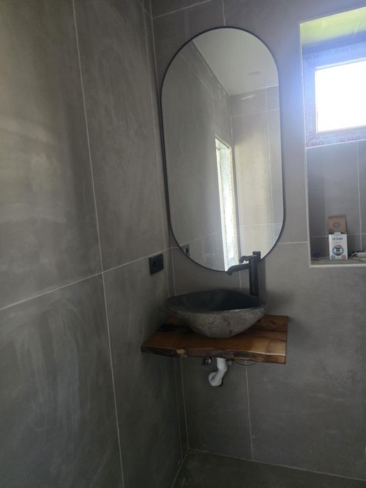 Маси и плотове от масив и епокс