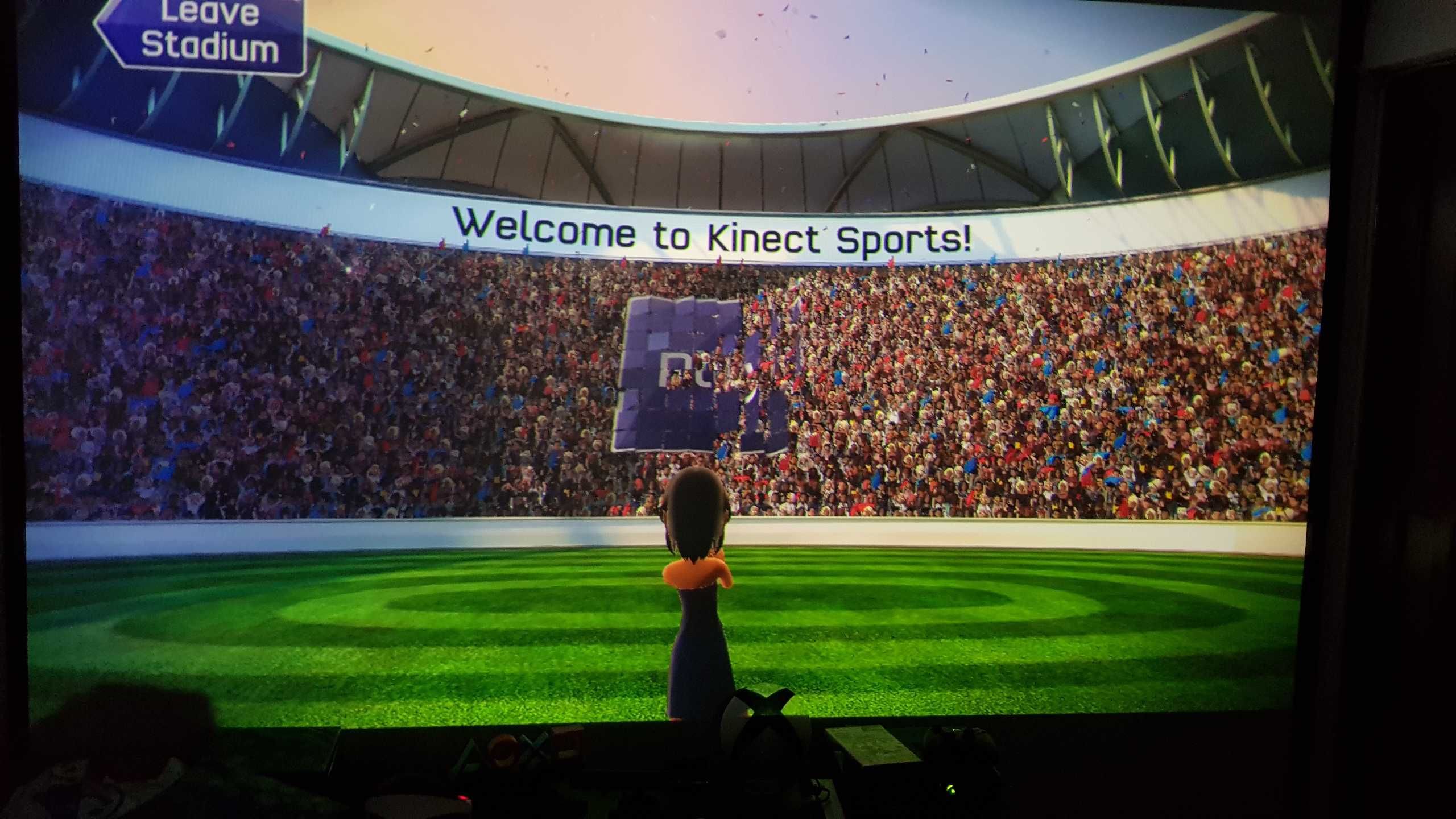 XBOX360 Xbox 360 + Kinect Sensor + 1 joc original KINECT Sports