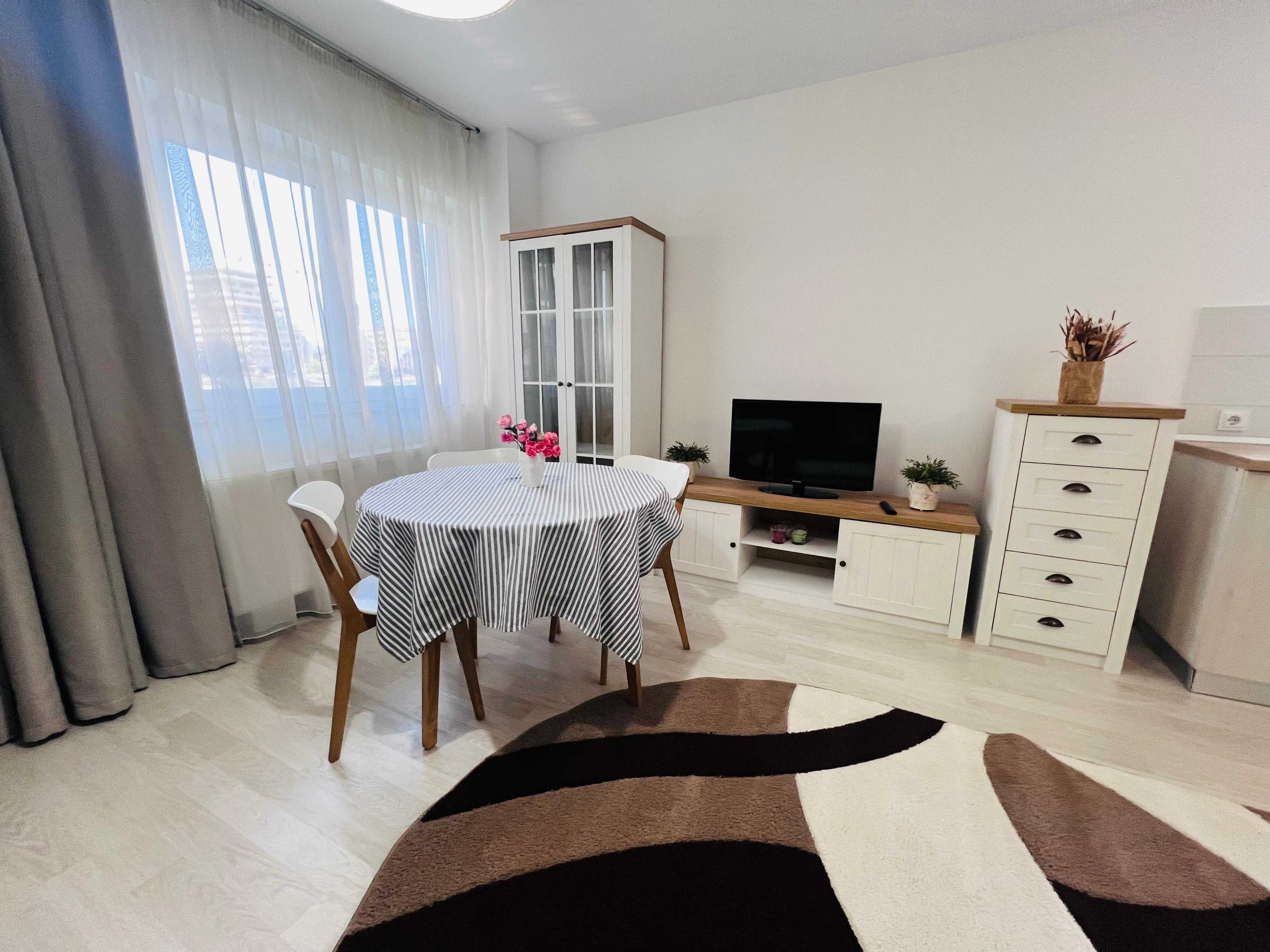 PROPRIETAR - 3 camere Maurer/Coresi, Decomandat, Parcare, Boxa