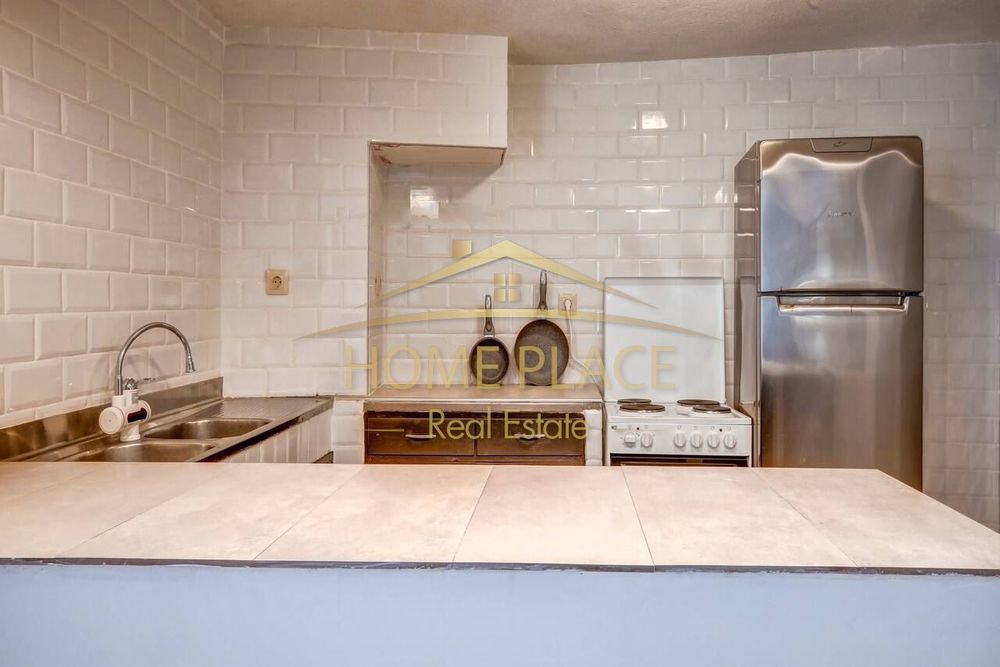 Дава се под наем Тристаен апартамент в Варна, Център - 90 кв.м за 816 € - Снимка #1