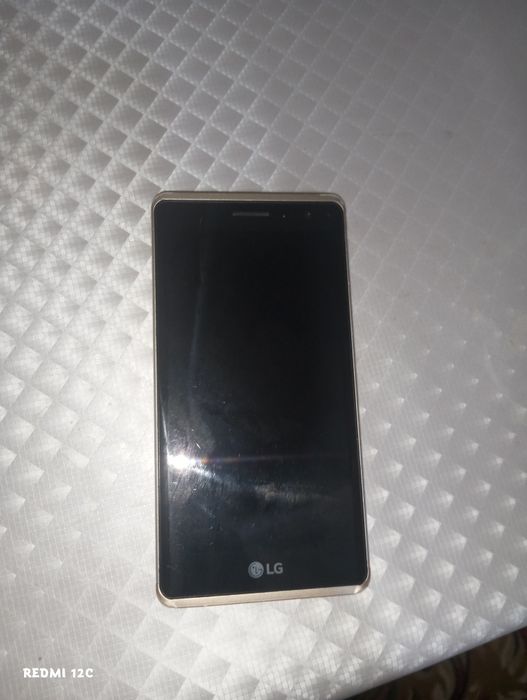 Срочно Телефон LG