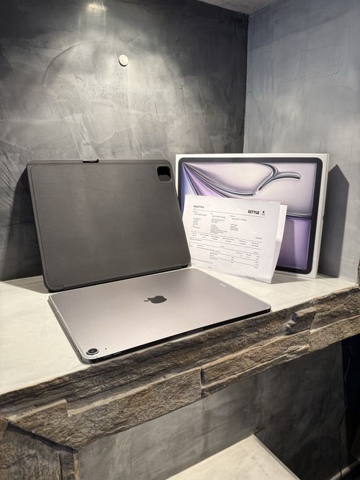 КАТО ЧИСТО НОВ Ipad Air M3 13” Cellurar + Wi-Fi