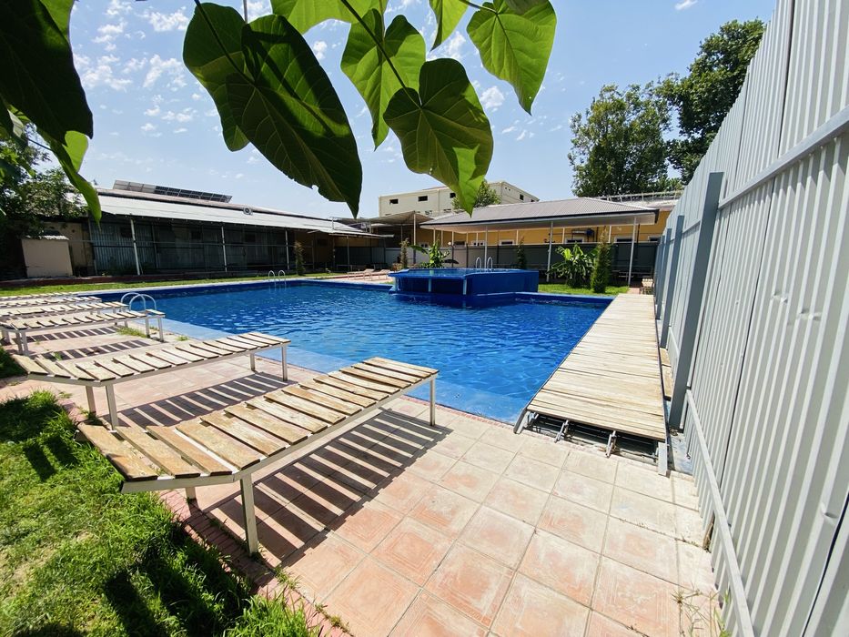 Ijaraga Yotoqxona oilaga yoki kunlik komnata xona ijaraga beriladi