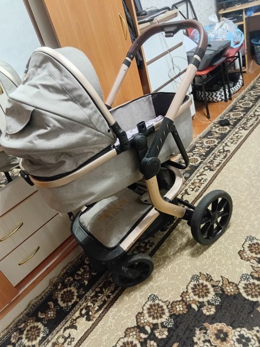 Продам коляску ,сумка, маскитка