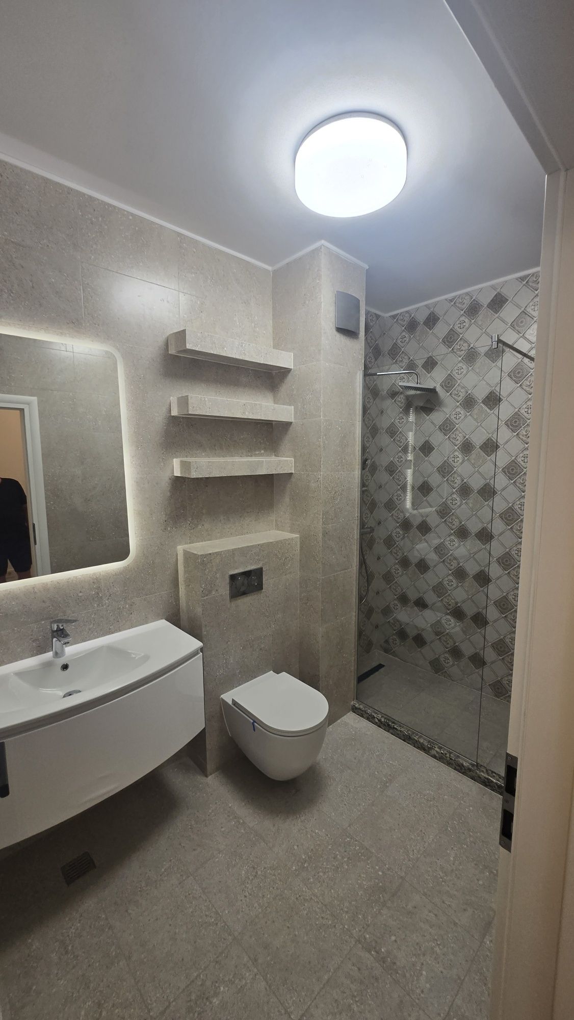 Inchiriez apartament 2 camere