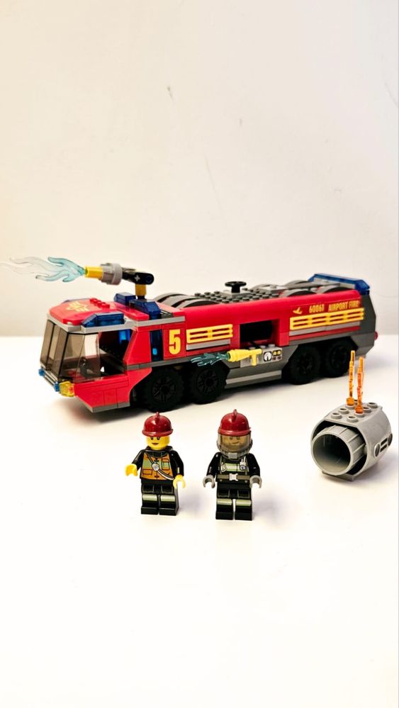 Lego City 60061 - Airport Fire Truck (2014)