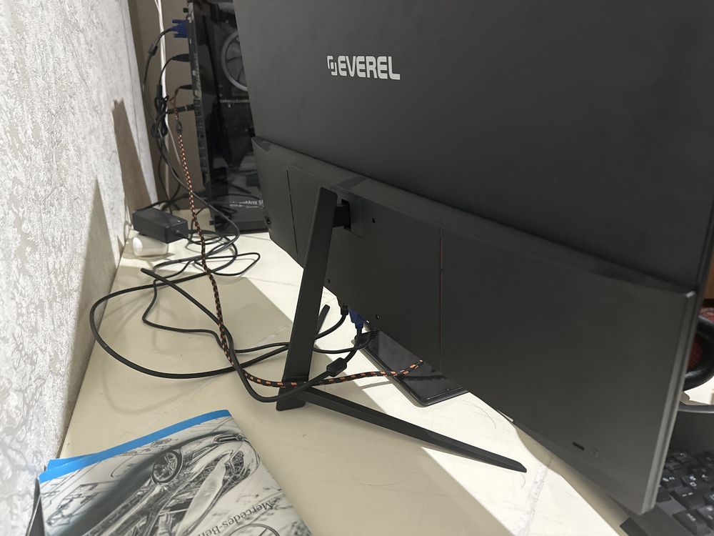 Monitor 100hz 1oy ishlatilgan