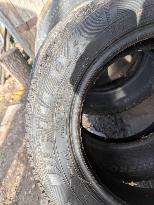 Продавам 4 броя гуми в много добро състояние.