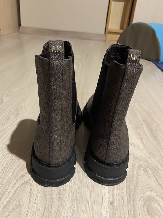 Vand ghete Michael Kors