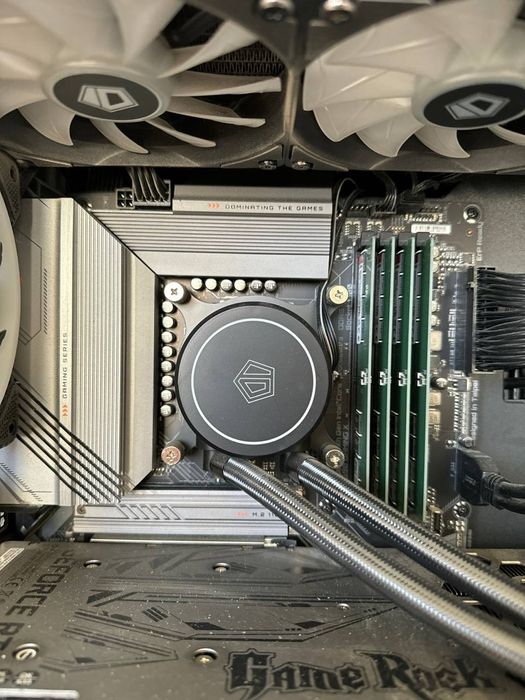Продам мощьный игровой компьютер Core i9 12900KF 16 ядер RTX3090Ti