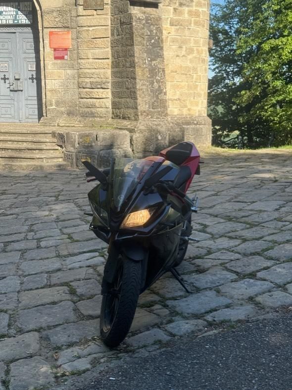 De vanzare yamaha yzfr125