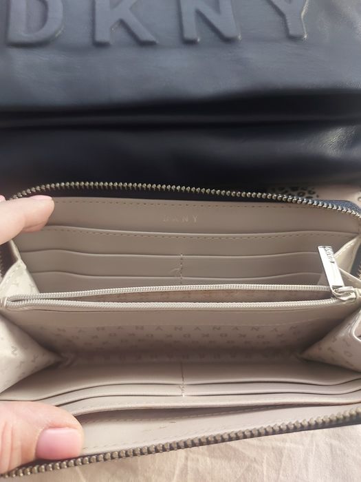 Чанта и портфейл DKNY