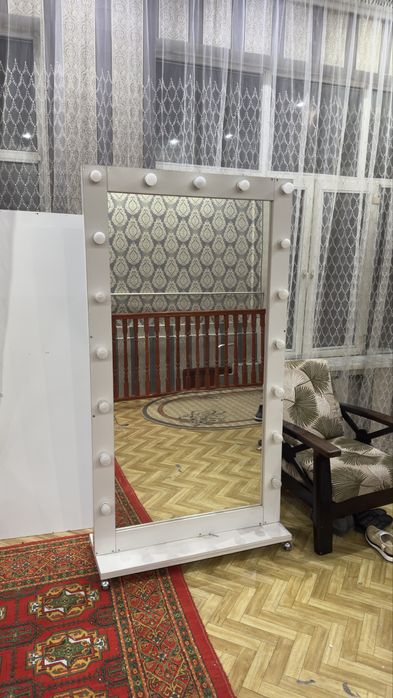 Зеркало с подсветкой