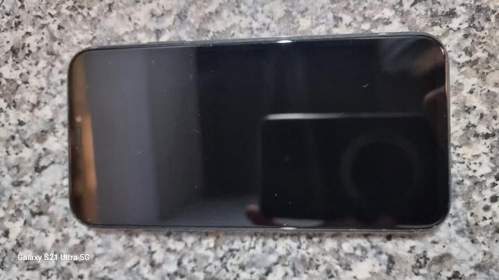 IPhone Xr sotiladi