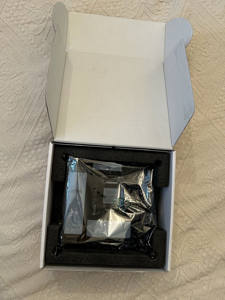 Placa de baza Gigabyte z590i Vision D