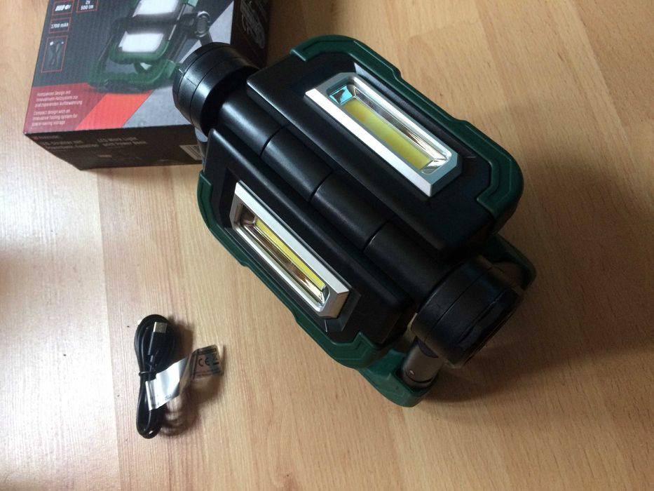 Power Bank reflector cu led si functie baterie externa 5000mah