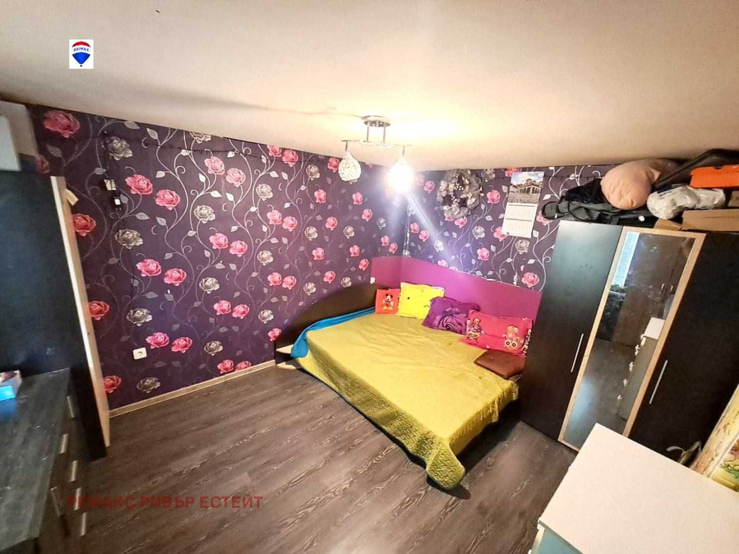 Селска къща за продажба в с. Бръшлен, обл. Русе