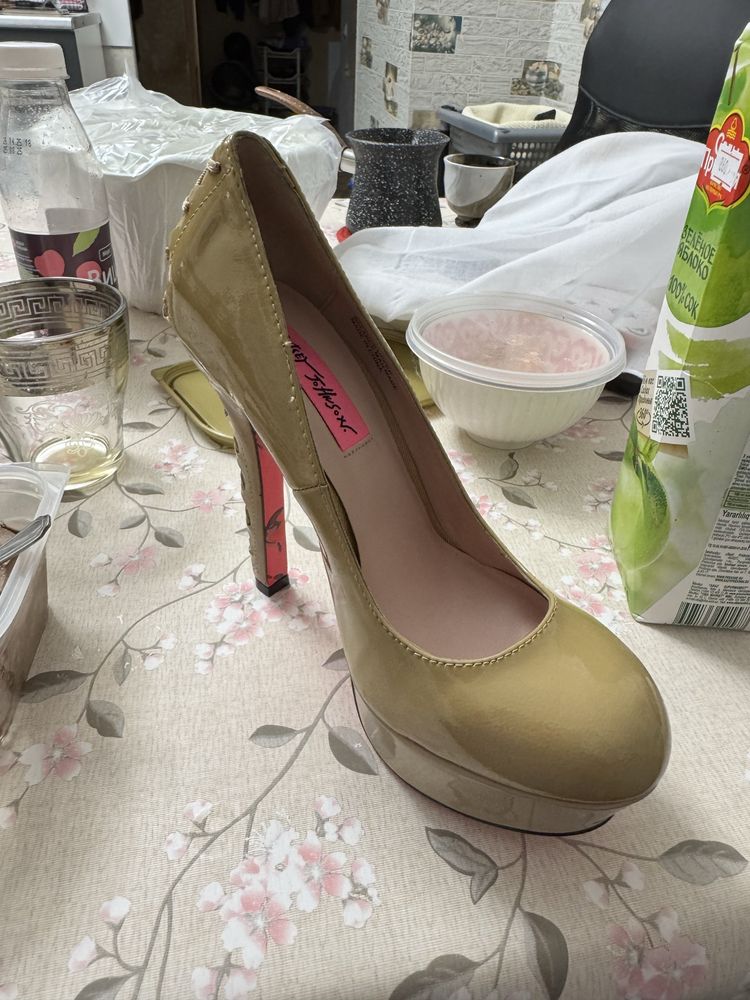 Christian Louboutin (торг есть)