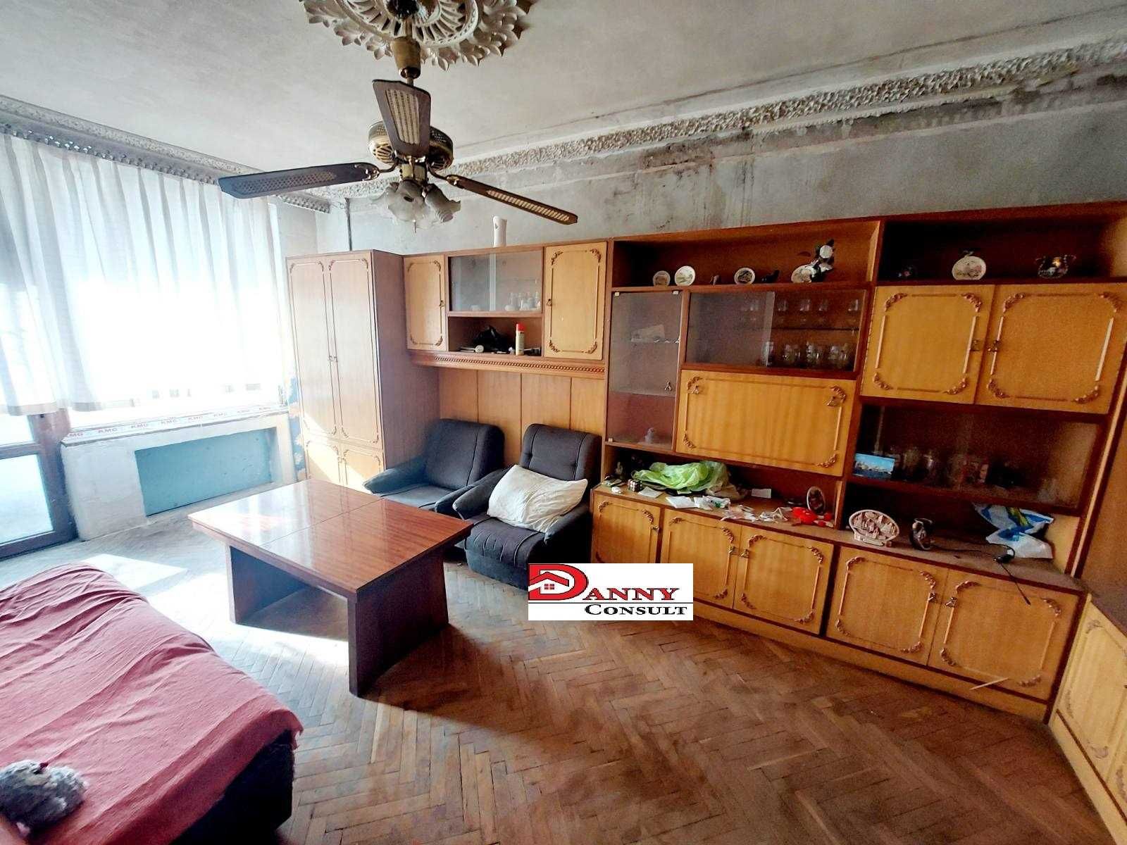 Тристаен апартамент в гр. Велико Търново, района на Спортна зала