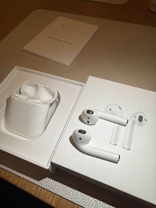 Apple Airpods2 слушалки