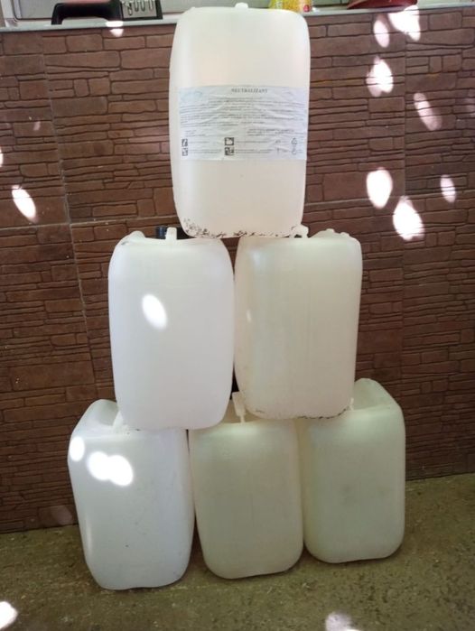 Bidoane 20L tip canistra și bidoane de 10 L