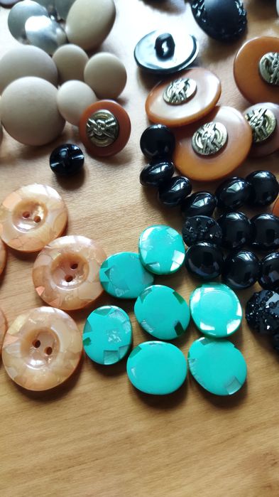 Пуговицы разные разного размера